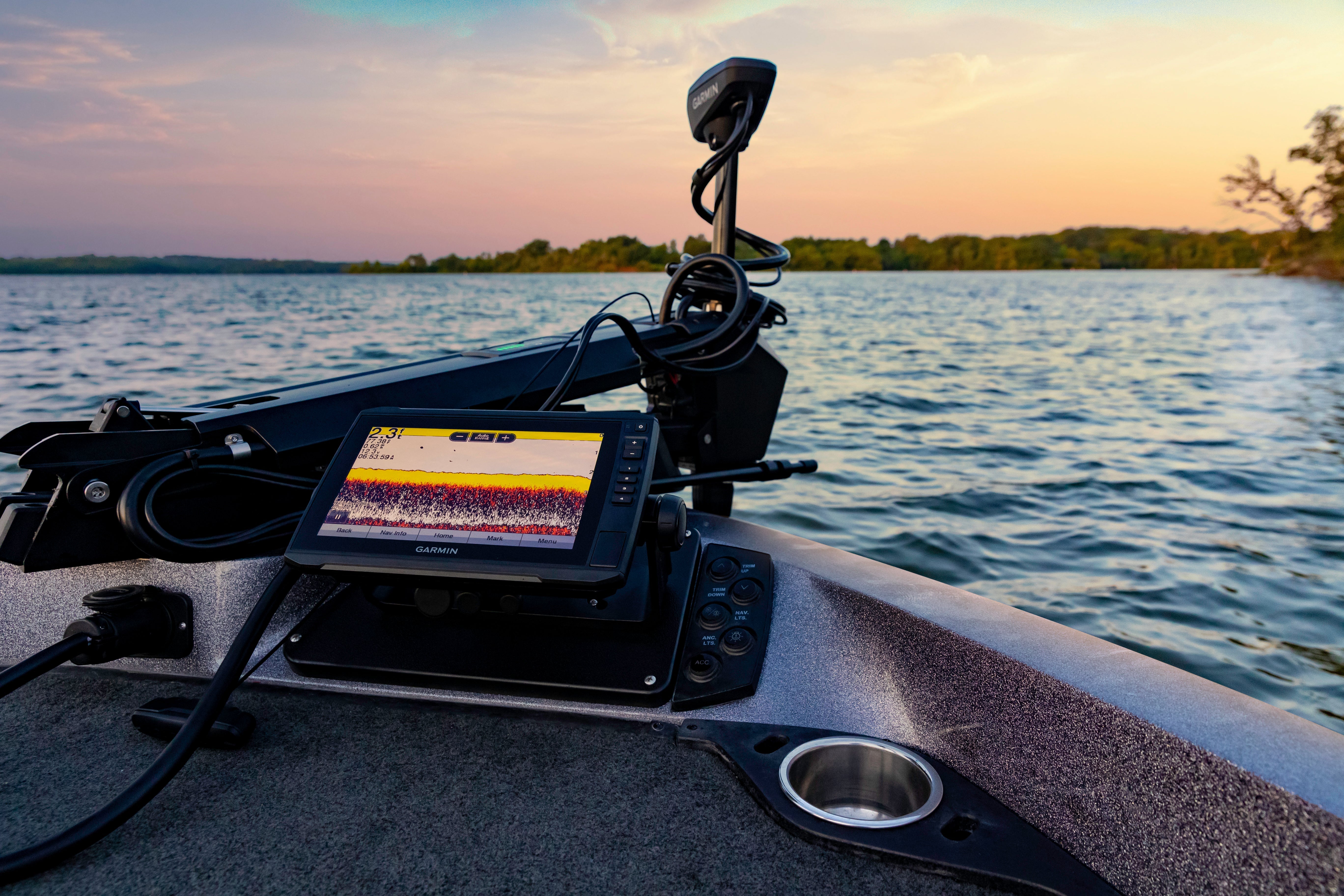 Garmin ECHOMAP™ UHD 72cv without transducer