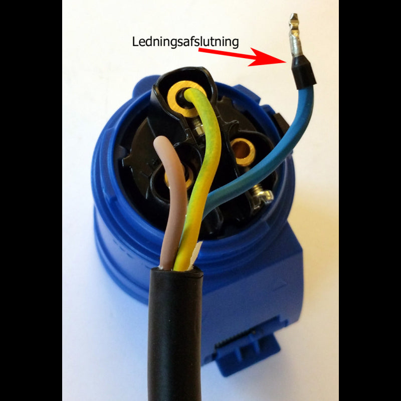 Adapterkabel CEE-Stecker/SCHUKO-Buchse