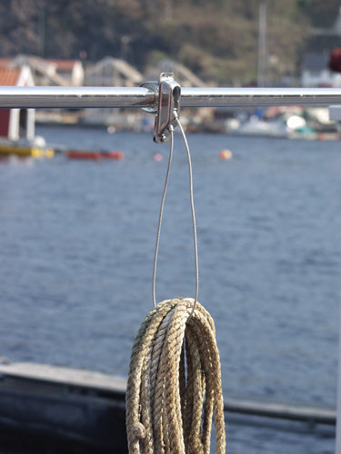 Halter für Liner/Seil/Kabel und Schlauch