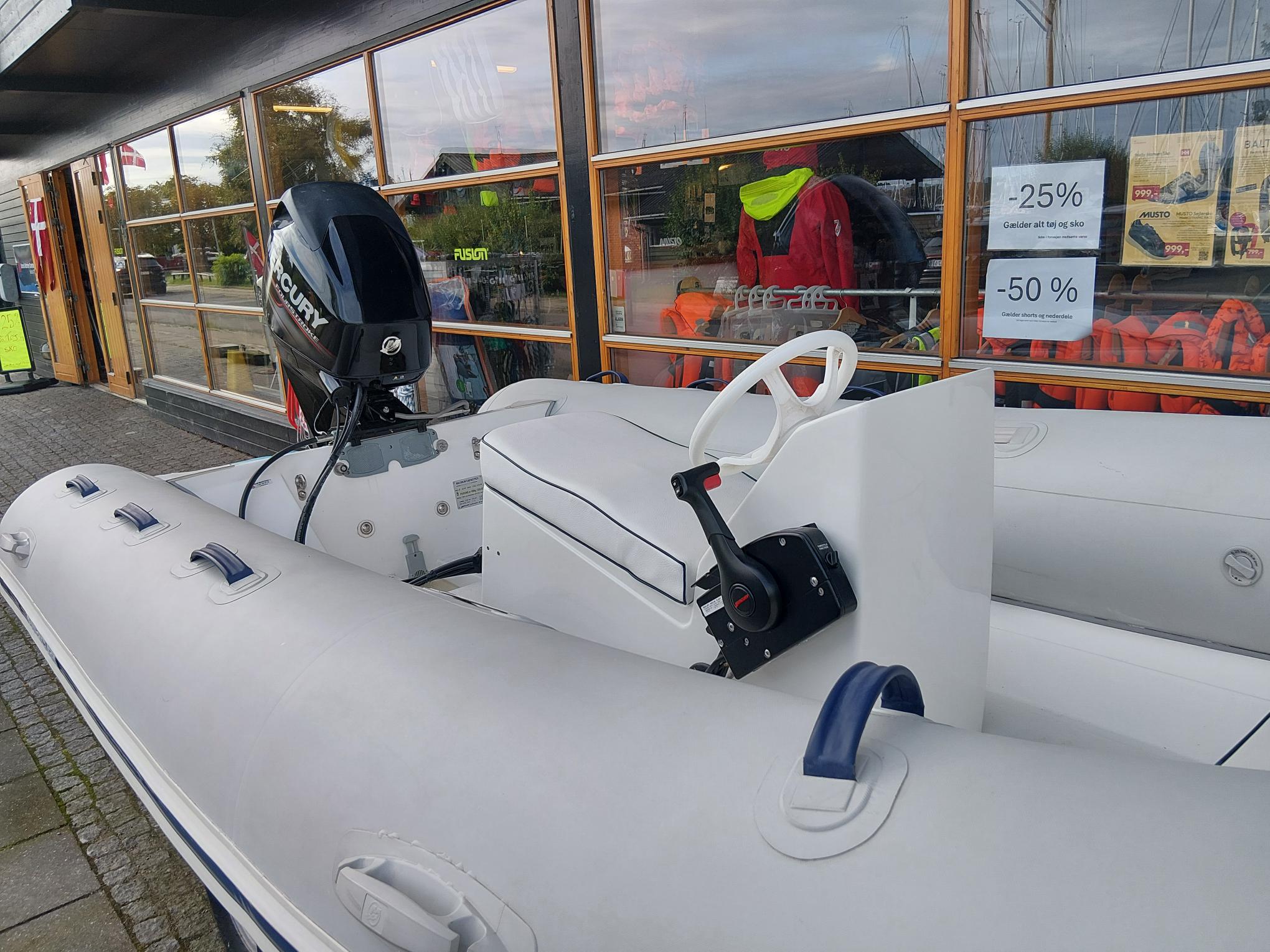 Mercury 420 Ocean Runner RIB