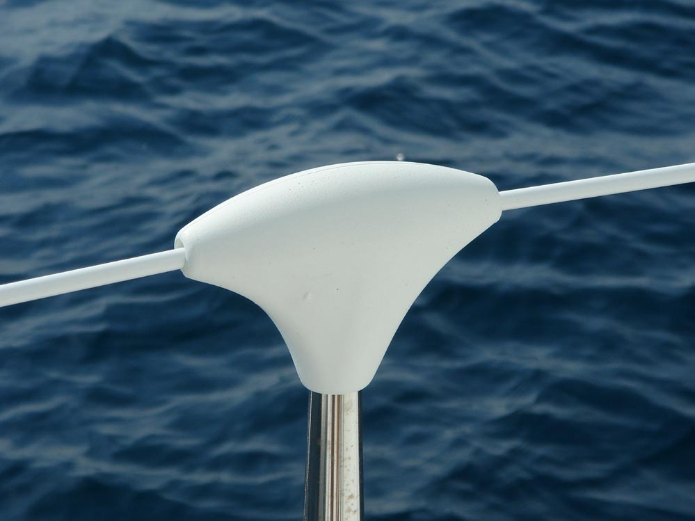 Ocean flexible scepter top protector in white